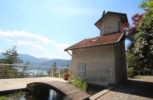 Pettenasco House | Charming Villa for 4 with Patio, Spa & Breakfast Options