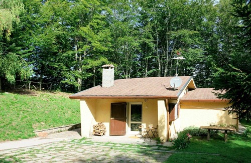 San Romano in Garfagnana House | Cozy Villa for 6 with WiFi, Pets Welcome & Great Amenities