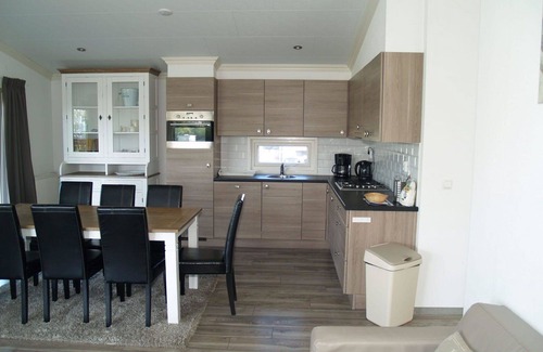 IJhorst House | Delightful Villa for 6 with Pool, Terrace & Free WiFi