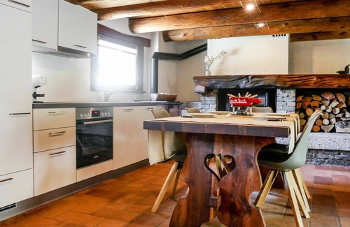Malvaglia-dagro House | Cozy Villa for 4 with WIFI, Pets Welcome and Great Amenities