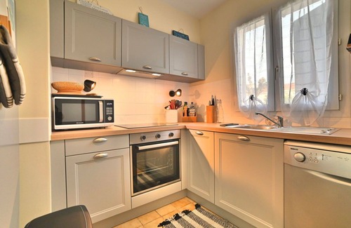 La Bree-les-Bains House | Cozy Oceanfront Villa for 4 with WIFI and Terrace