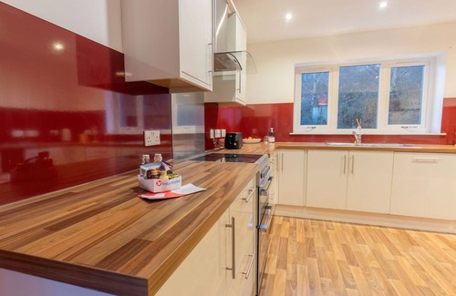 Loch Ness House | Elegant Private Villa for 6 with Panoramic Views & WIFI