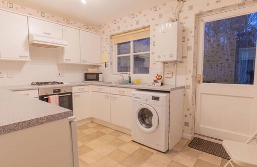 South Galson Villa | Charming Private Villa for 4 with WIFI and Kitchen Access
