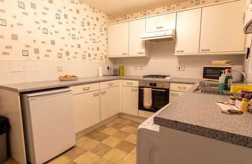 South Galson Villa | Charming Private Villa for 4 with WIFI and Kitchen Access