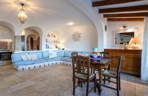 Cannigione House | Private Villa for 8 with Ocean View and Pet-Friendly Amenities