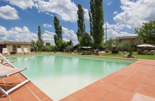 Cascine-La Croce Villa | Inviting Private Villa with Pool, WiFi & Pet-Friendly Stay