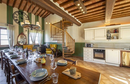 Lucignano House | Elegant Private Villa for 10 with Pool and Hot Tub