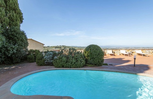 Lucignano House | Elegant Private Villa for 26 with Pool and Hot Tub