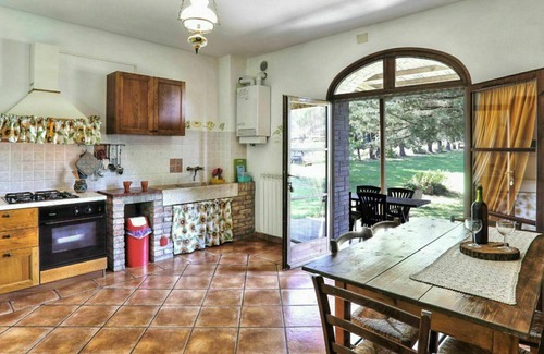 Pomarance Villa | Inviting Private Villa with Pool, Ocean Views & WIFI