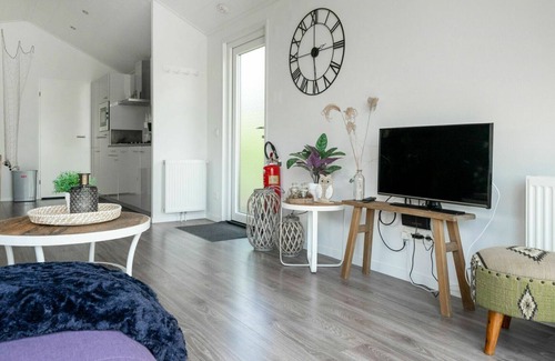 Enkhuizen House | Wonderful private villa for 4 guests with WIFI, TV, terrace and parking