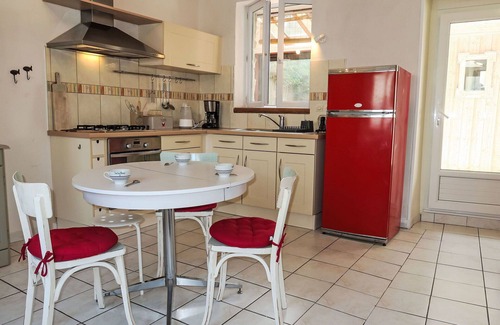 Le Ru House | Inviting Private Villa for 5 with Ocean View & WIFI