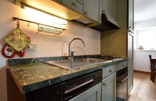 Madesimo House | Inviting Private Villa for 9 with Hot Tub & Pet Friendly