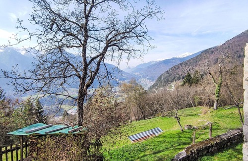 Preore House | Wonderful private villa for 6 people with TV, patio, pets allowed and panoramic view