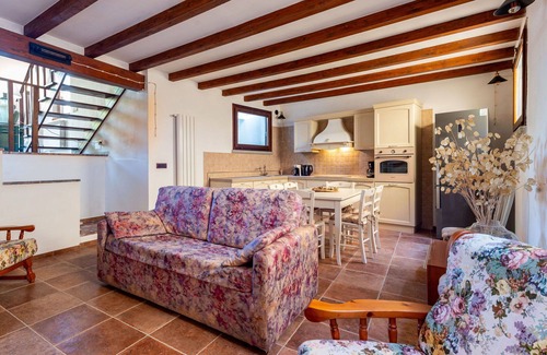 Scansano House | Wonderful private villa with private pool, WIFI, A/C, hot tub, TV, patio, panoramic view, parking