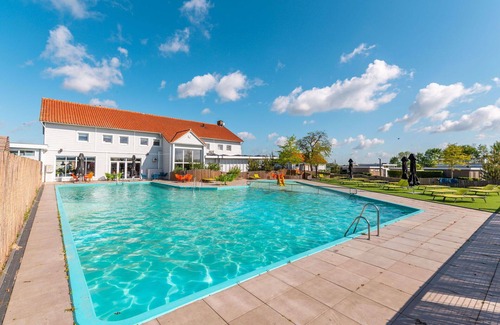 Nunspeet House | Inviting Villa for 6 with Pool, Terrace & Free WiFi