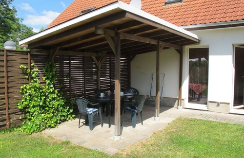Neu Poserin House | Inviting Private Villa for 6 with Lake View & Pet-Friendly