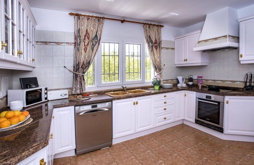Tarraula Villa | Private Villa for 8 with Pool, Ocean View & Free WiFi