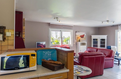 Plouescat House | Idyllic Private Villa for 4 with Ocean Views & Wifi