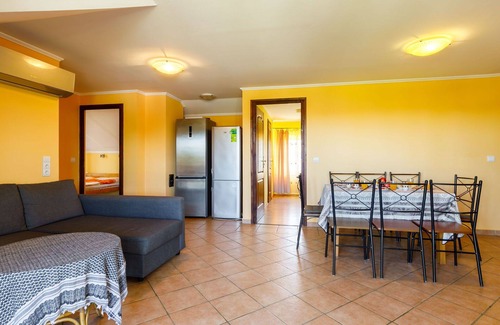 Balatonfenyves House | Relaxing Private Villa for 10 with Lake Views and Pets Welcome