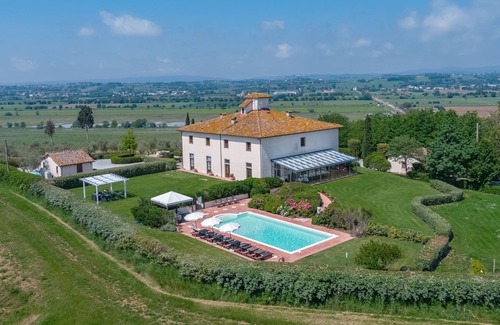 Le Piazze Villa | Private Villa with Pool, Hot Tub & Sauna near Cortona