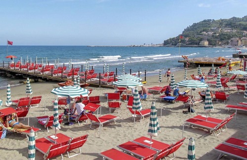 Costa dʼOneglia Villa | Wonderful private villa with internet, TV, terrace, pets allowed, panoramic view and parking