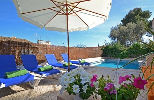 El Toro Villa | Inviting Private Villa for 8 with WIFI, TV, and Patio