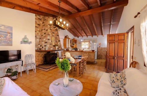 Escorca House | Inviting Oceanfront Villa for 6 with WIFI & Patio Access