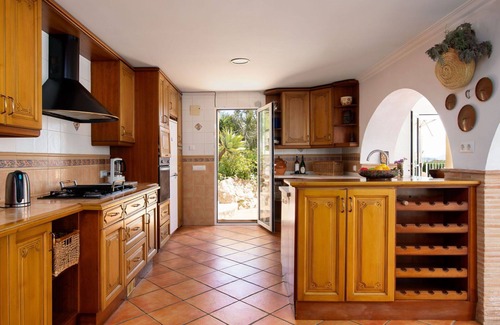 Sagra Villa | Private Villa for 6 with Pool, Ocean Views & Modern Amenities