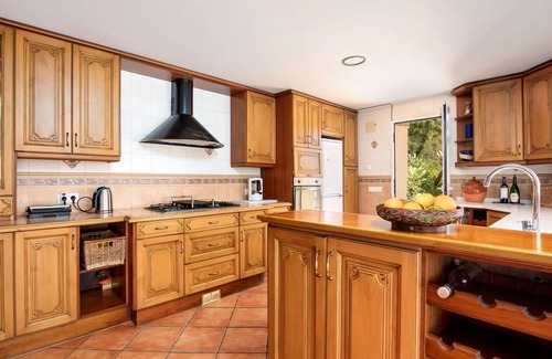 Sagra Villa | Private Villa for 6 with Pool, Ocean Views & Modern Amenities