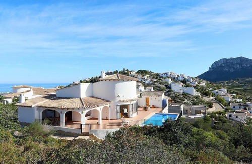 Rafol de Almunia Villa | Relaxing Private Villa for 7 with Pool, Ocean Views & A/C