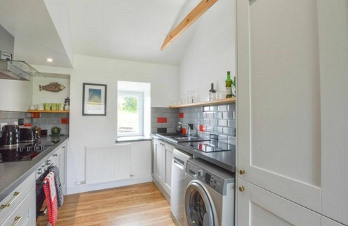 Slate Islands House | Private Villa for 4 with WIFI, TV & Pet-Friendly Perks