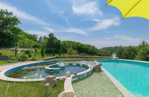 Momjan Villa | Inviting Private Villa with Pool, WIFI & Pet-Friendly Perks