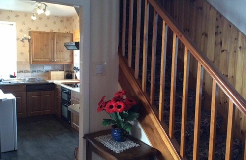 Murthly Villa | Inviting Private Villa for 8 with Spa and TV Amenities