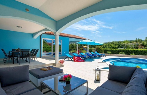 Rogocana House | Prime Private Villa for 8 with Pool and Ocean View