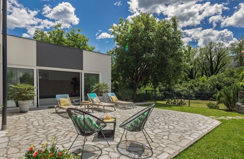 Tribalj House | Elegant Private Villa for 8 with Pool and Ocean View