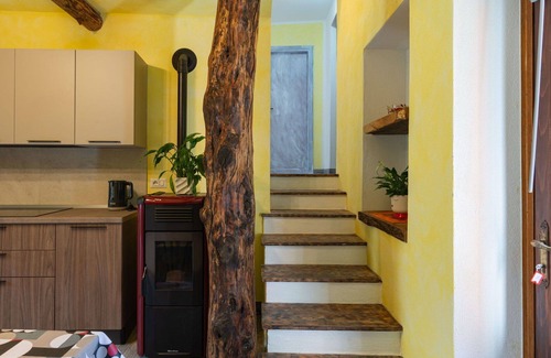 Sorico House | Cozy Villa for 4 with WiFi, Pets Allowed & Lake Views