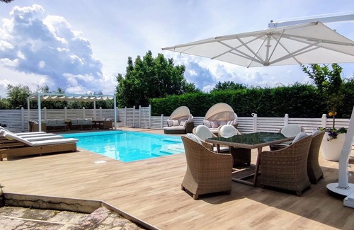 Vasto Villa | Private Villa for 10 with Pool and Ocean View Awaits You