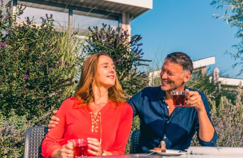 Linden House | Private Villa for 6 with WIFI, Terrace & Family-Friendly Perks