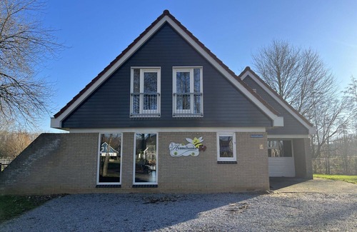 Susteren House | Wonderful private villa for 16 people with WIFI, pool, TV, terrace and parking
