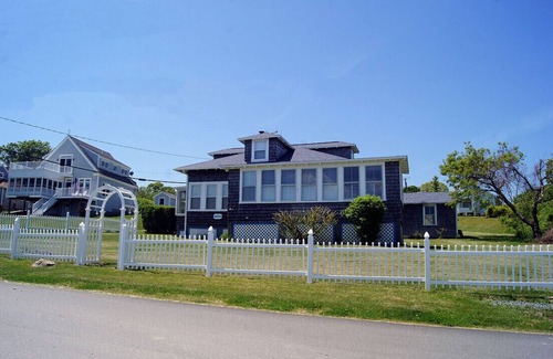 Portsmouth Cottage | Scenic Prudence Island Cottage with 180° Narragansett Bay Views