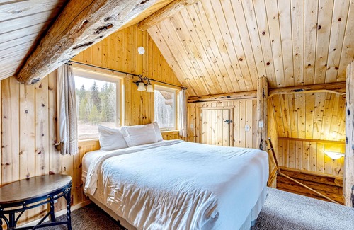 Polebridge Cabin | Cozy Rustic Cabin with Kitchen near Glacier National Park
