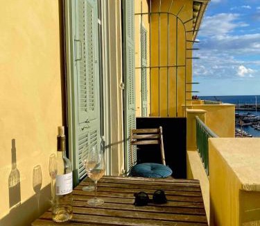 Quartier du Port Apartment | Wonderful SEA VIEW on the port balcony S-O