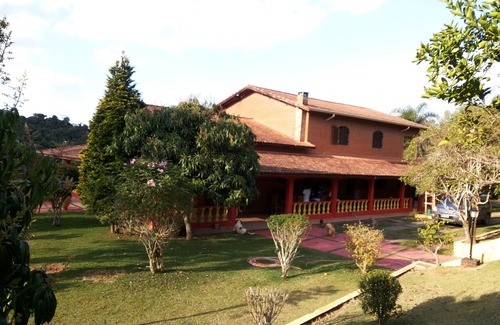 Ibiuna House | Idyllic Ibiúna Getaway - Nature Retreat with Pool & Spa