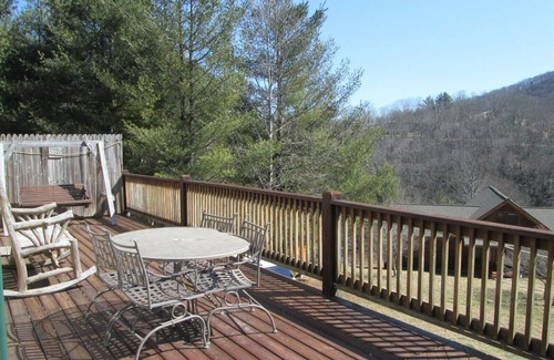 Jefferson Condo | Ideal Retreat at Greta's Getaway: Pet & Child Friendly