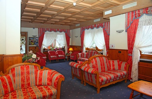 Cogolo Hotel | Experience the Perfect Suite "Vioz" in Peio - Rated 10/10