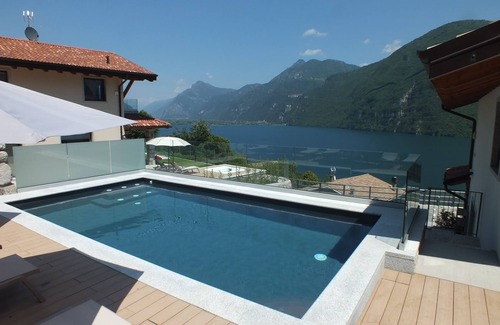 Anfo Apartment | Lake View Three-Room Apartment with Top Guest Reviews