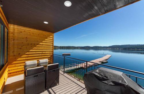 Valley House | Scenic Triplex Unit with Hot Tub and Breathtaking Lake Views