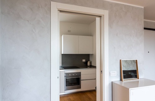 Ripamonti Corvetto Apartment | Inviting Two-Room Apartment with Spa and Hot Tub