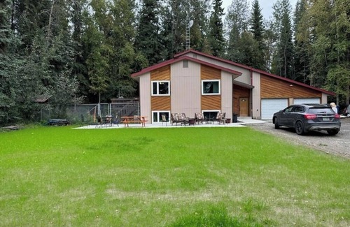 North Pole House | Wonderful Upper Unit, 2-bedroom home in North Pole Duplex