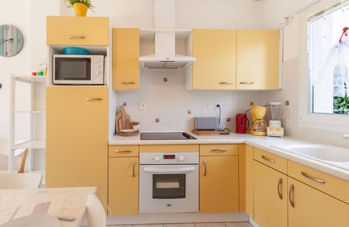 Hauteville-sur-Mer House | Inviting Villa for 6 with Ocean View, WIFI and Parking